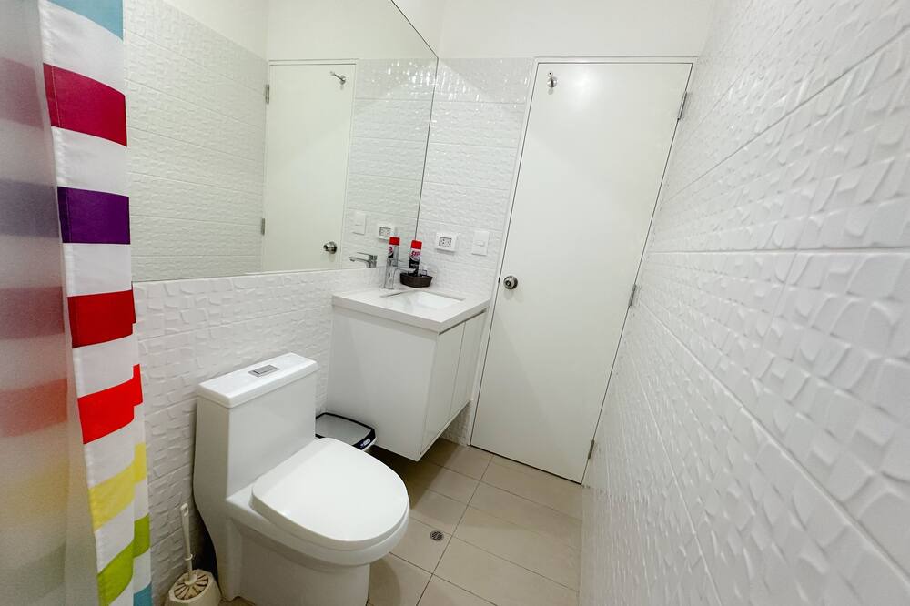 Photo of Bathroom in Lince