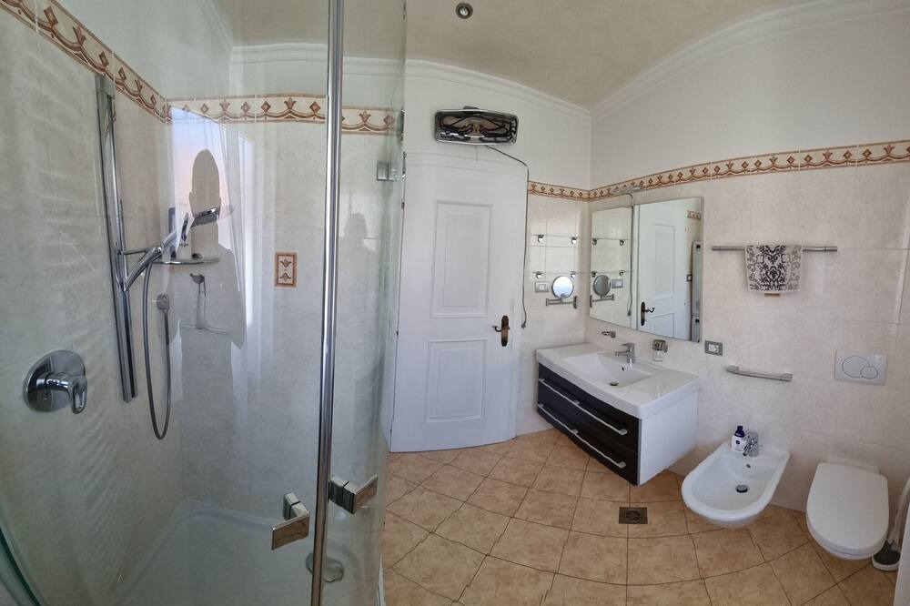 Photo of Bathroom in Siusi