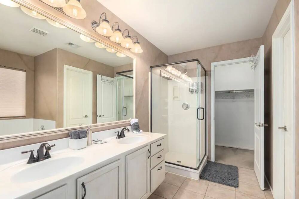 Photo of Bathroom in Paradise Valley Village