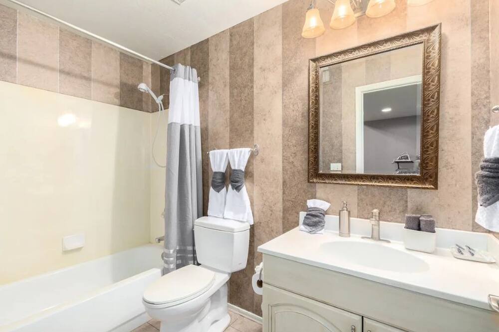 Photo of Bedroom in Paradise Valley Village