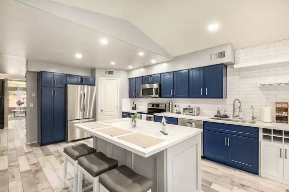 Photo of Kitchen in Paradise Valley Village