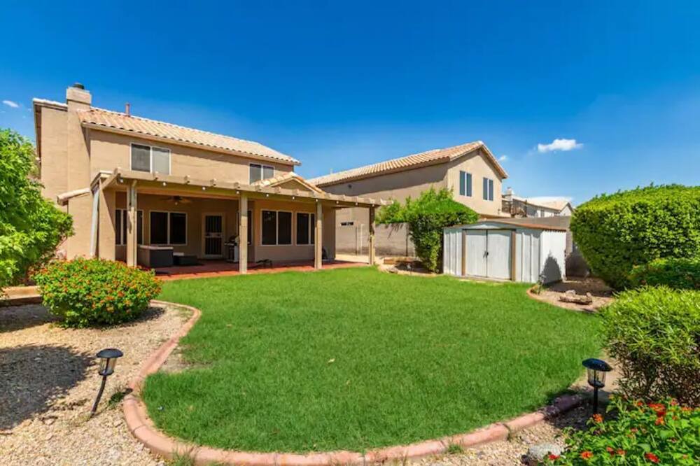 Photo of Outdoor in Paradise Valley Village