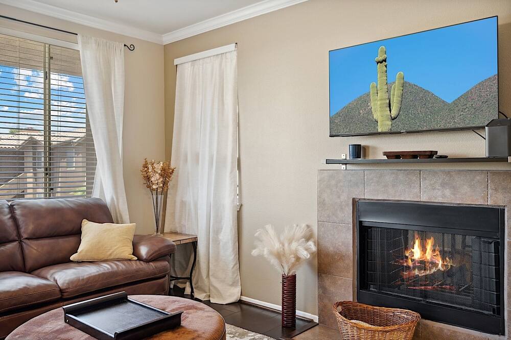 Photo of Livingroom in Desert Paradise Estates