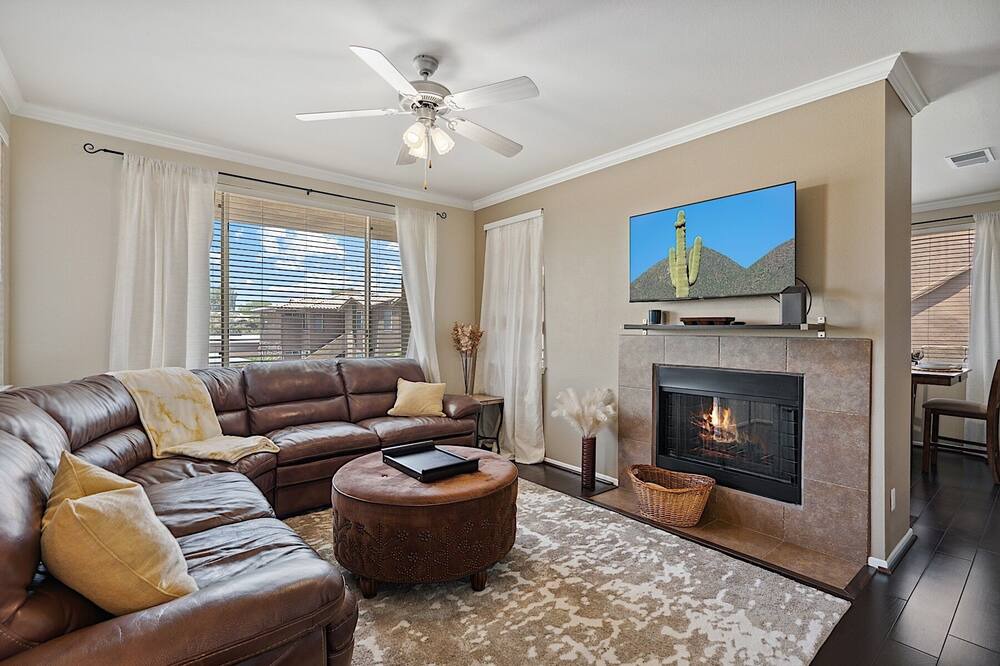 Photo of Livingroom in Desert Paradise Estates