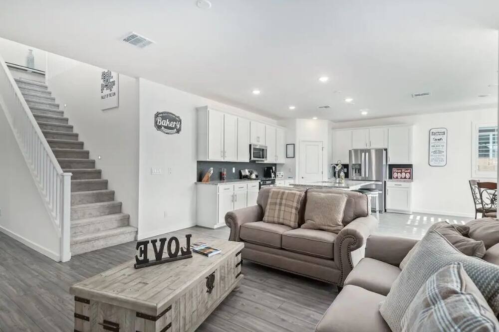 Photo of Livingroom in Montecito in Estrella