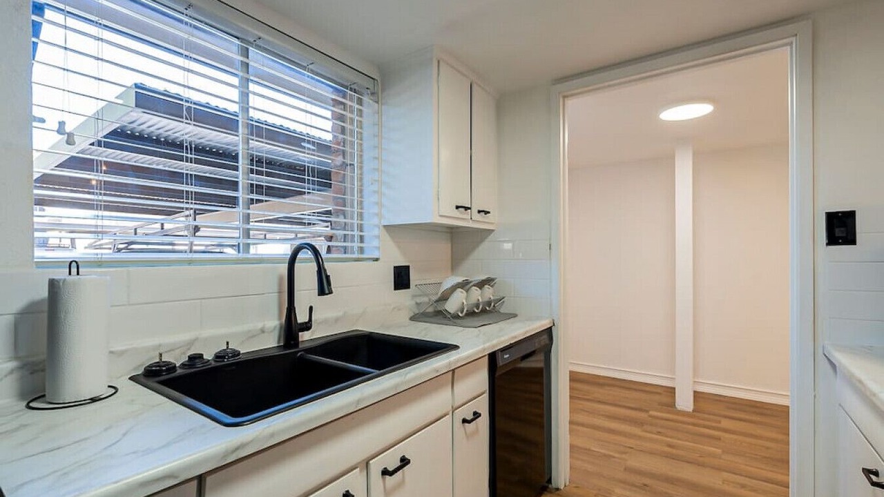 Photo of Kitchen in Fashion Square