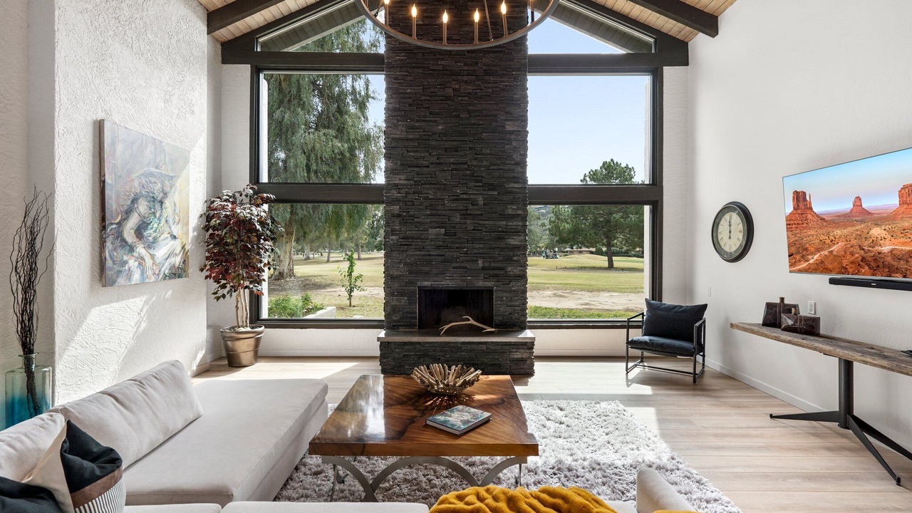 Photo of Livingroom in Moon Valley