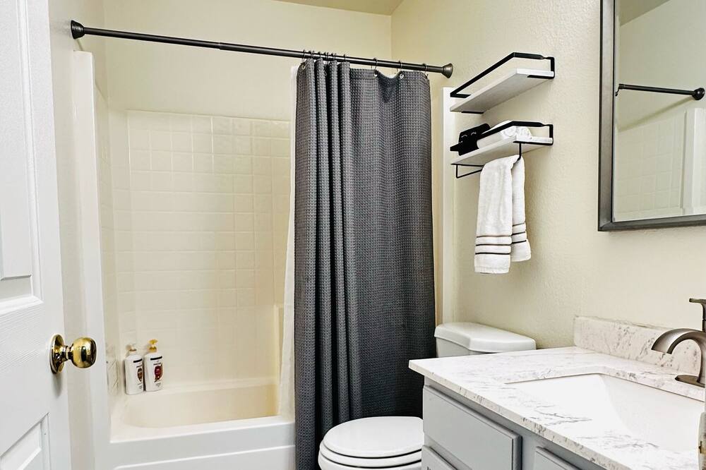 Photo of Bathroom in South Mountain