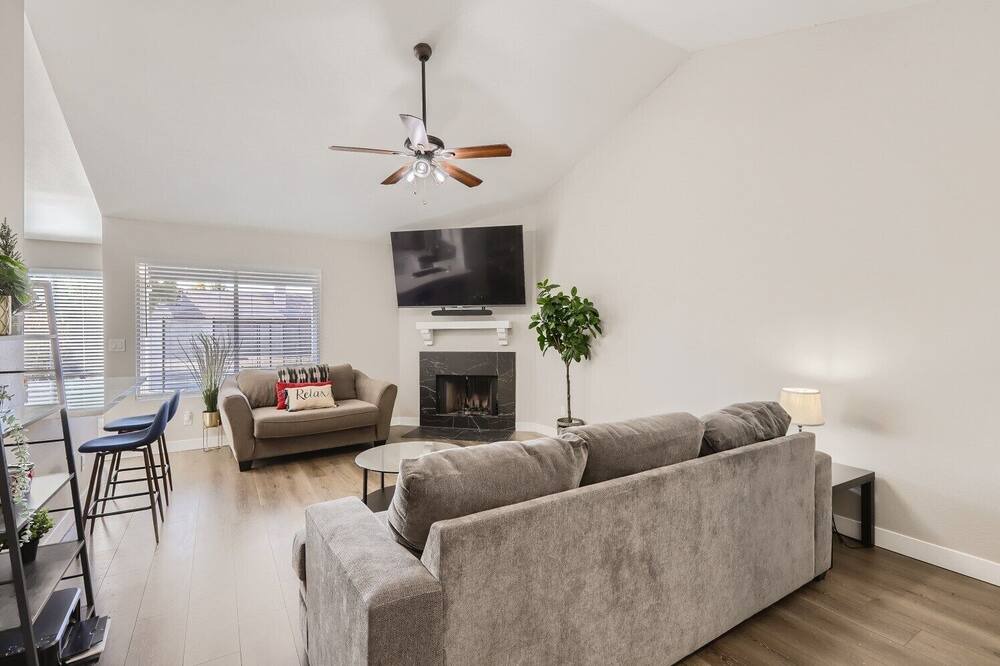 Photo of Livingroom in Glendale