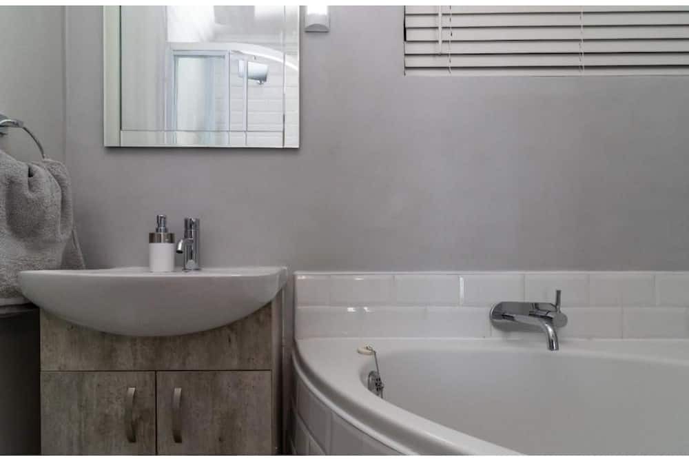 Photo of Bathroom in Amanzimtoti