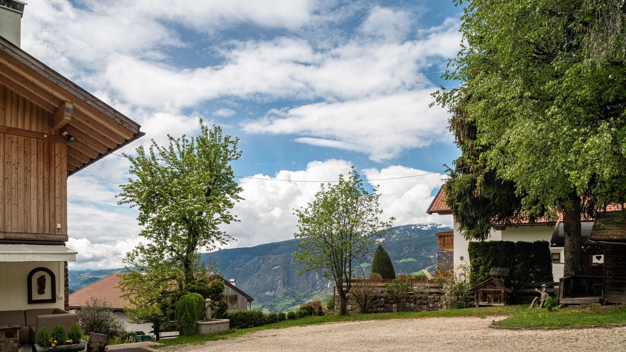 Photo of Outdoor in Laion