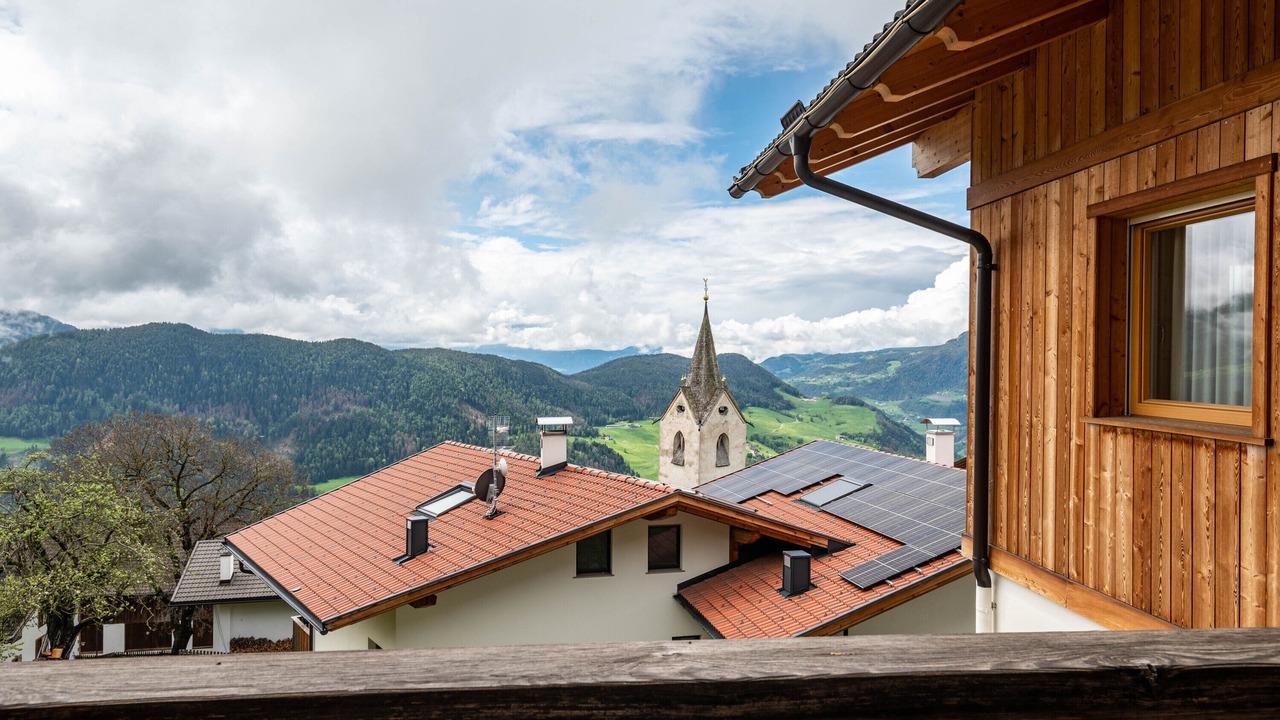 Photo of Outdoor in Laion