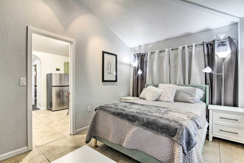 Photo of Bedroom in Paradise Valley Village