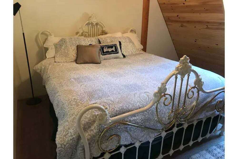 Photo of Bedroom in Iron Springs