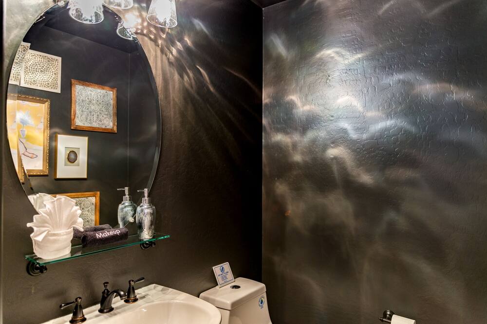 Photo of Bathroom in County Island