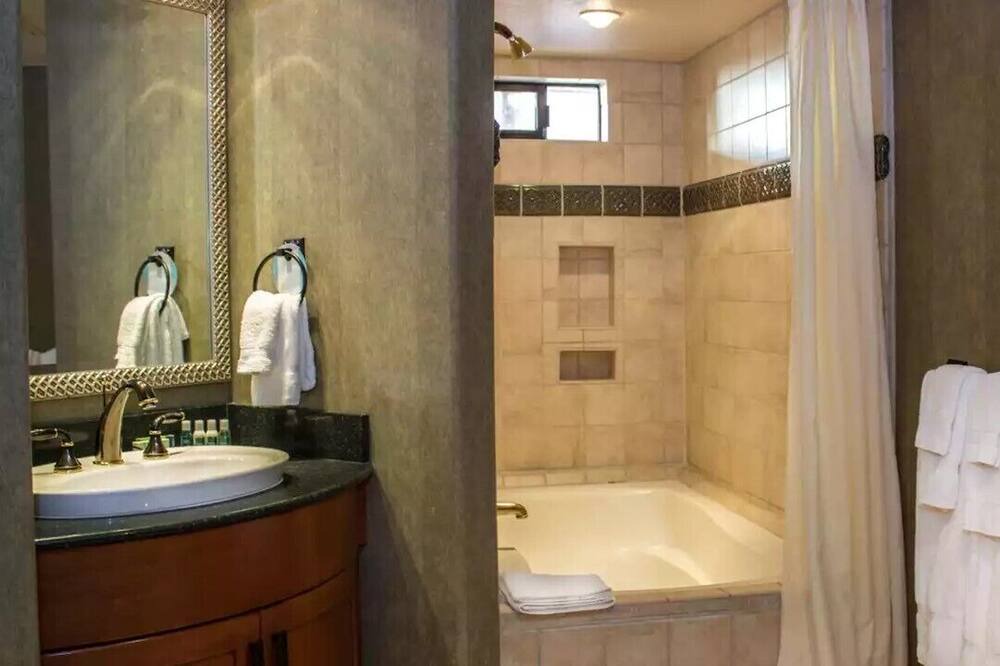 Photo of Bathroom in Cibola Vista