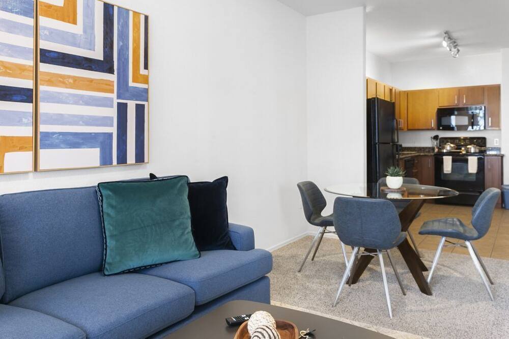 Photo of Livingroom in Glendale Sports and Entertainment District