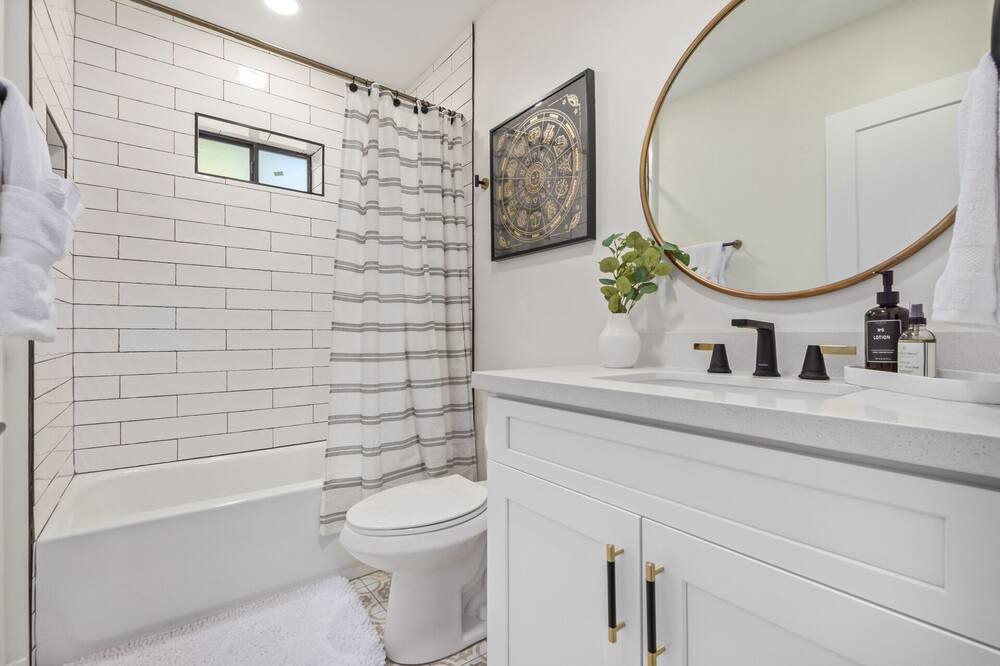 Photo of Bathroom in Alhambra