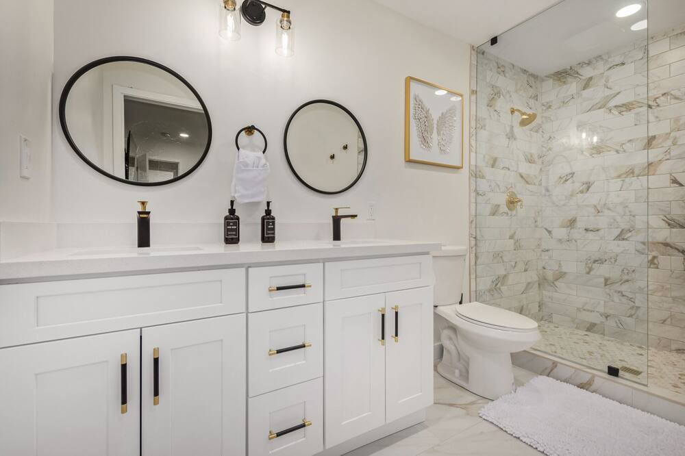 Photo of Bathroom in Alhambra