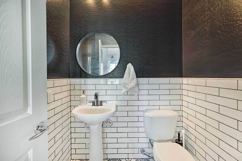 Photo of Bathroom in Emperor Estates