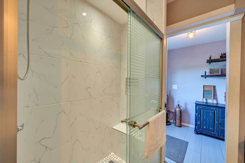 Photo of Bathroom in Somerton