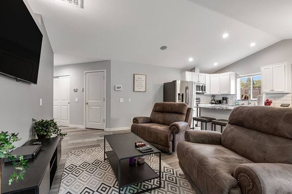 Photo of Livingroom in Snohomish