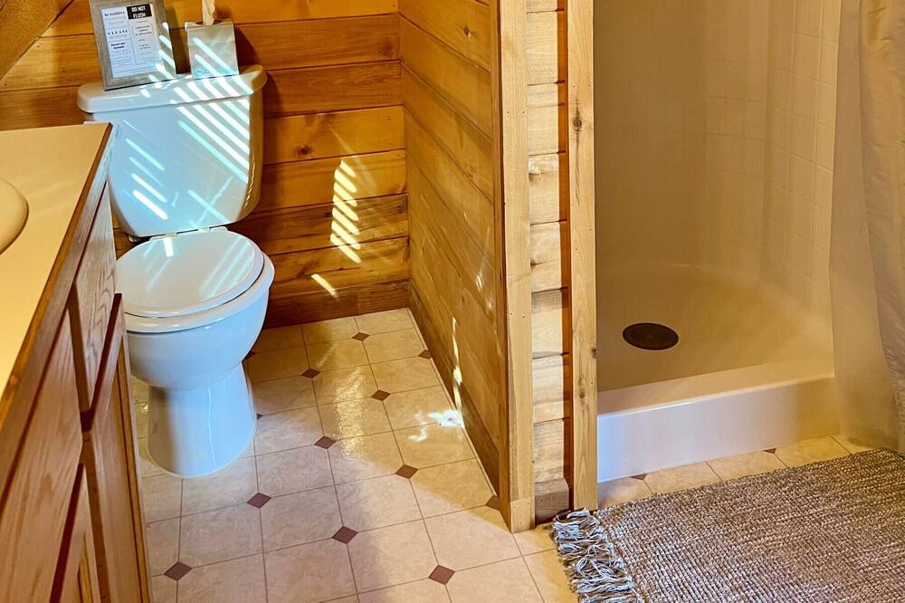 Photo of Bathroom in Highland Pines