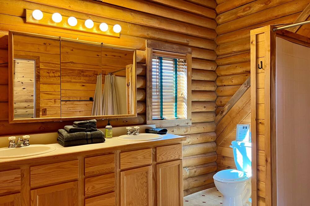 Photo of Bathroom in Highland Pines