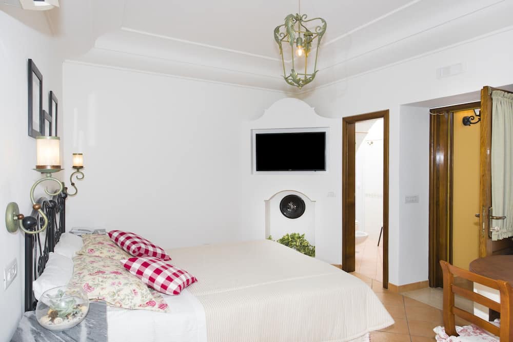 Photo of Bedroom in Path of the Gods
