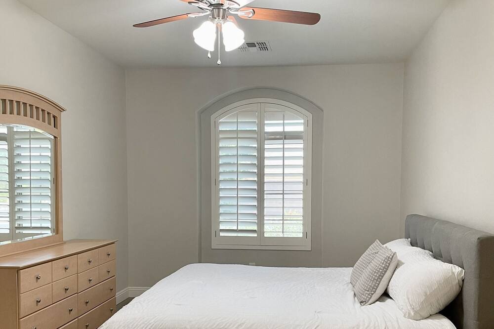 Photo of Bedroom in Crismon Heights