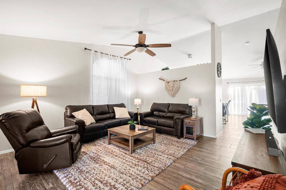 Photo of Livingroom in Castlegate
