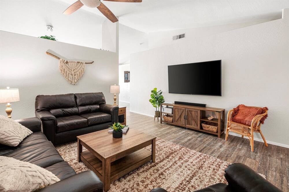 Photo of Livingroom in Castlegate