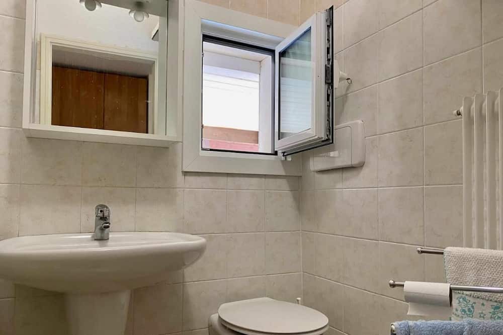 Photo of Bathroom in Calceranica al Lago