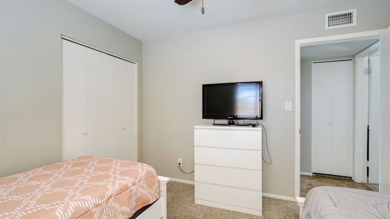 Photo of Others in Roadrunner Estates