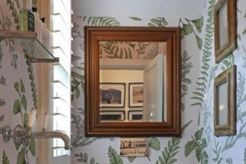 Photo of Bathroom in Athlone