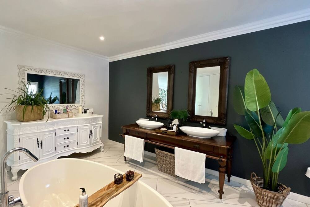 Photo of Bathroom in Athlone