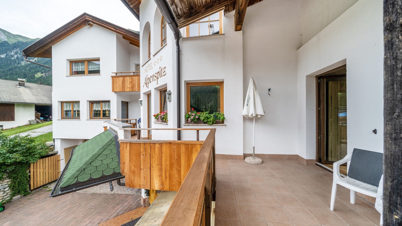 Photo of Outdoor in Racines