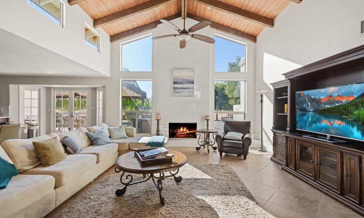 Photo of Livingroom in McDowell Ranchos