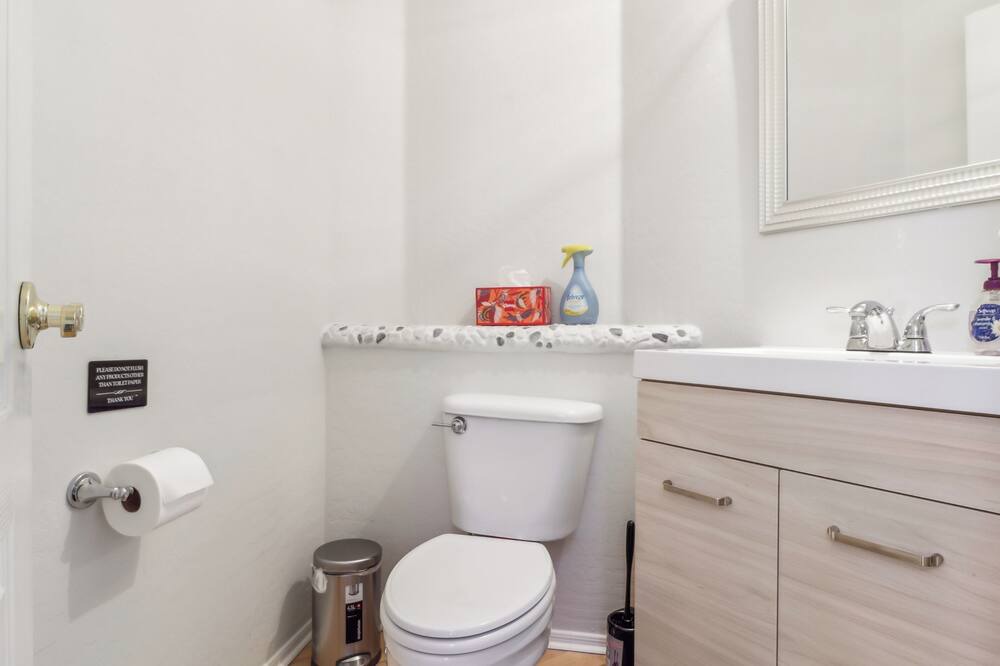 Photo of Bathroom in Foothills Club West