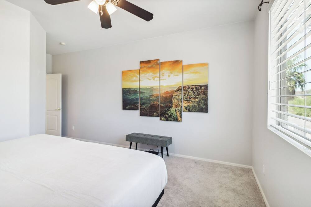 Photo of Bedroom in Foothills Club West