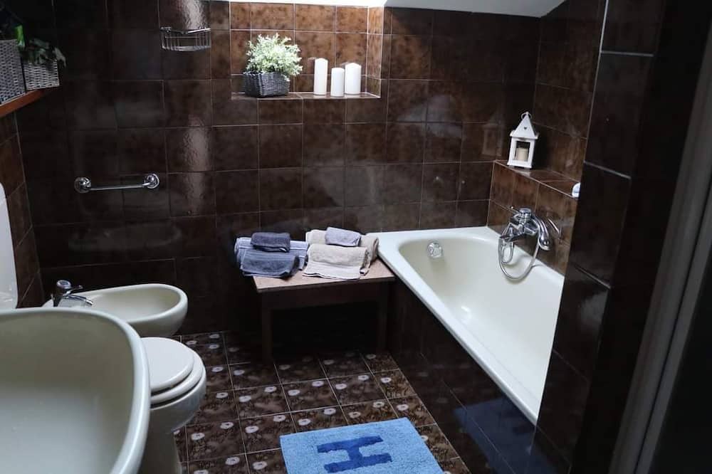 Photo of Bathroom in Drena