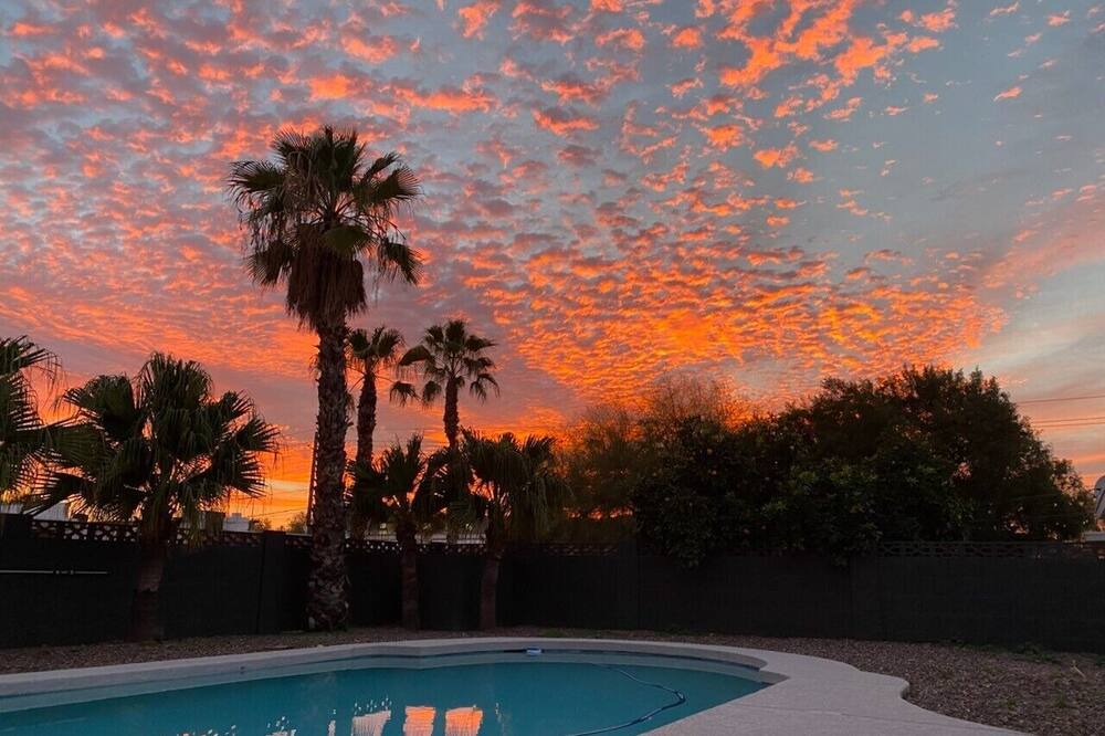 Photo of Outdoor in Paradise Valley Village