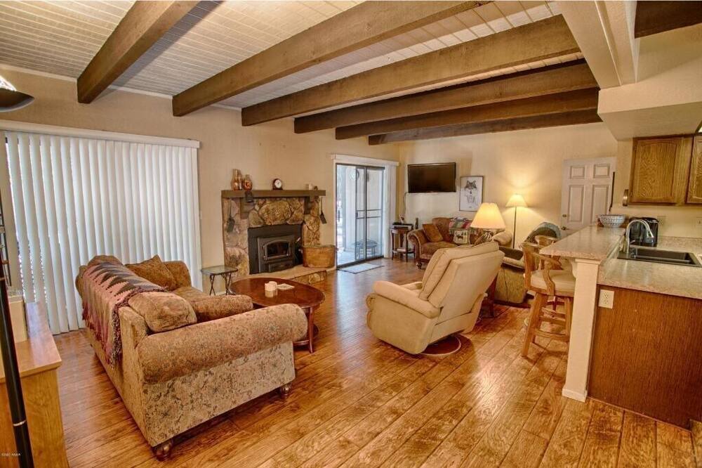 Photo of Livingroom in Pinetop