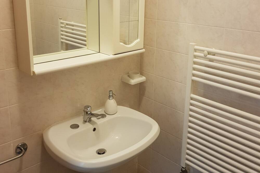 Photo of Bathroom in Tenno