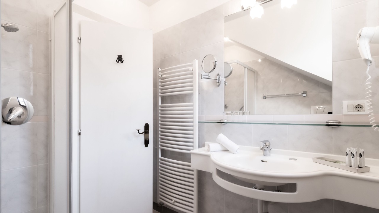 Photo of Bathroom in Auer