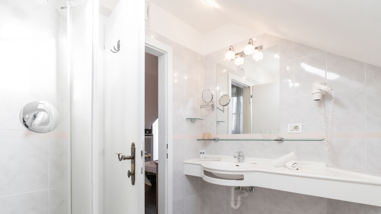 Photo of Bathroom in Auer
