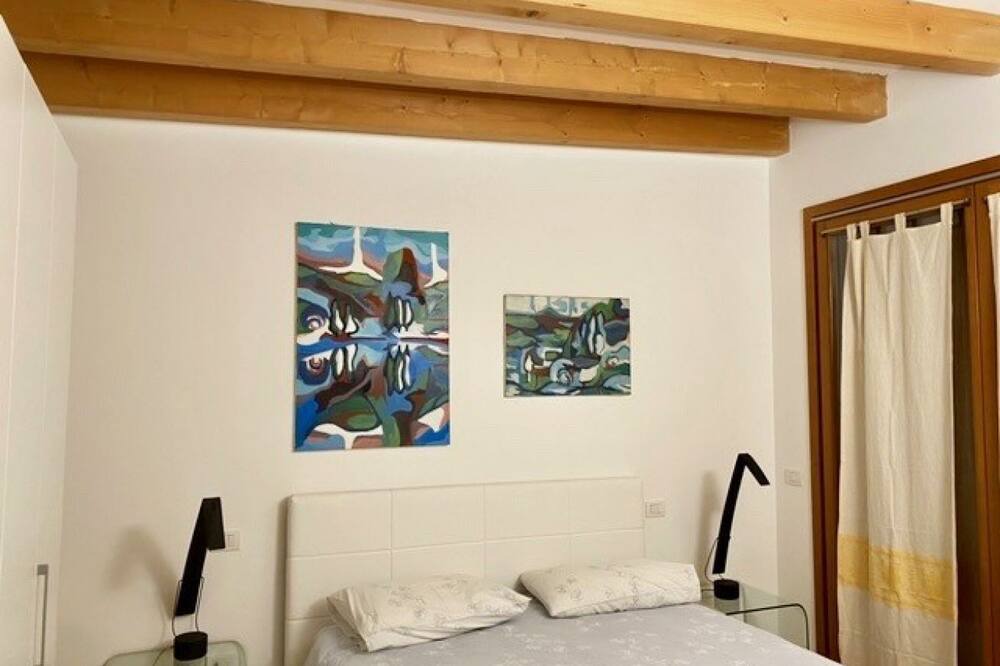 Photo of Bedroom in Bolognano-Vignole