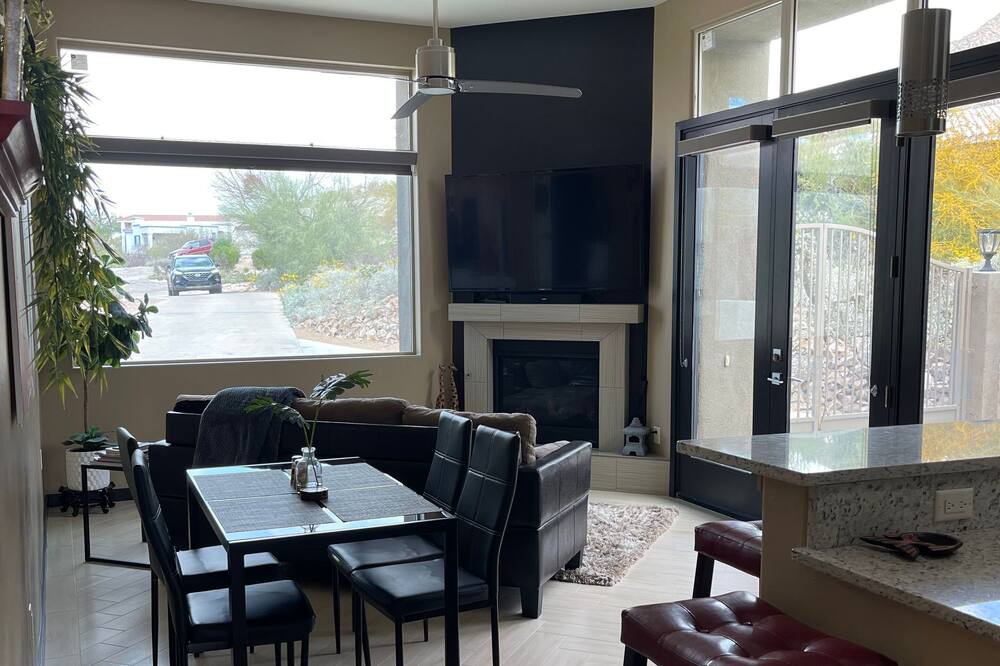 Photo of Livingroom in Tucson