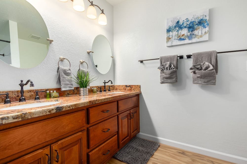Photo of Bathroom in North Mountain