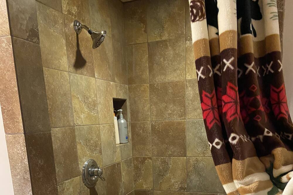 Photo of Bedroom in Highland Pines